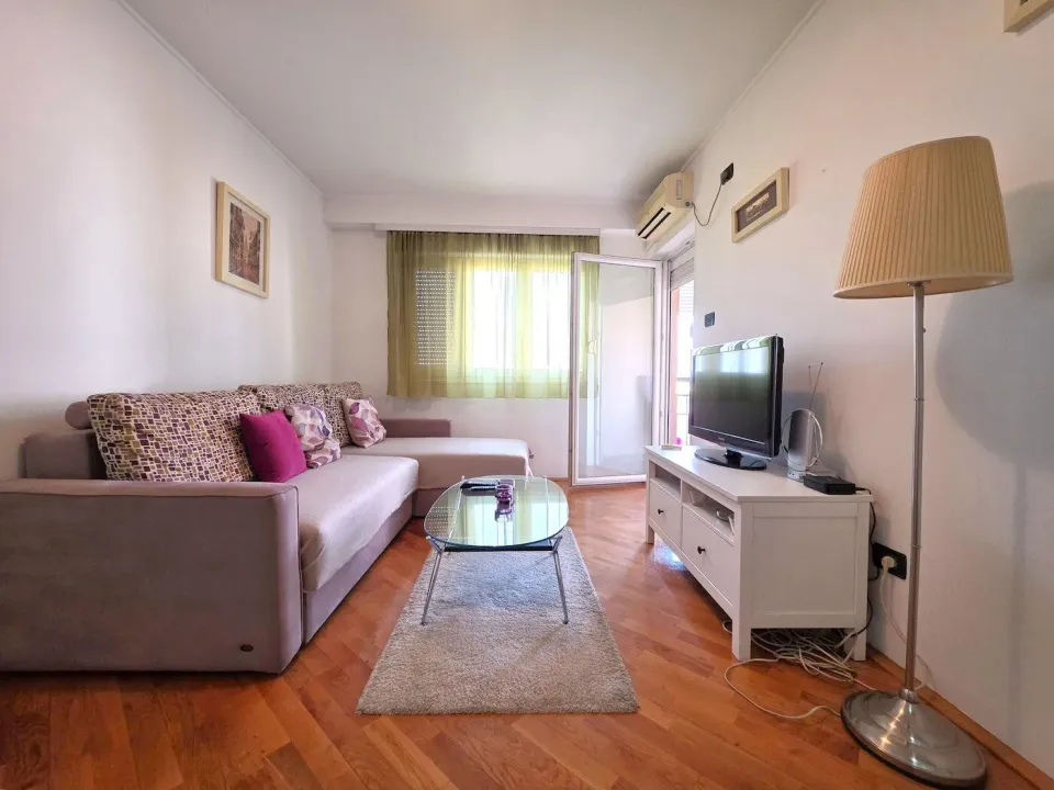 Rent, one bedroom apartment, 38m², 1 maj, Podgorica