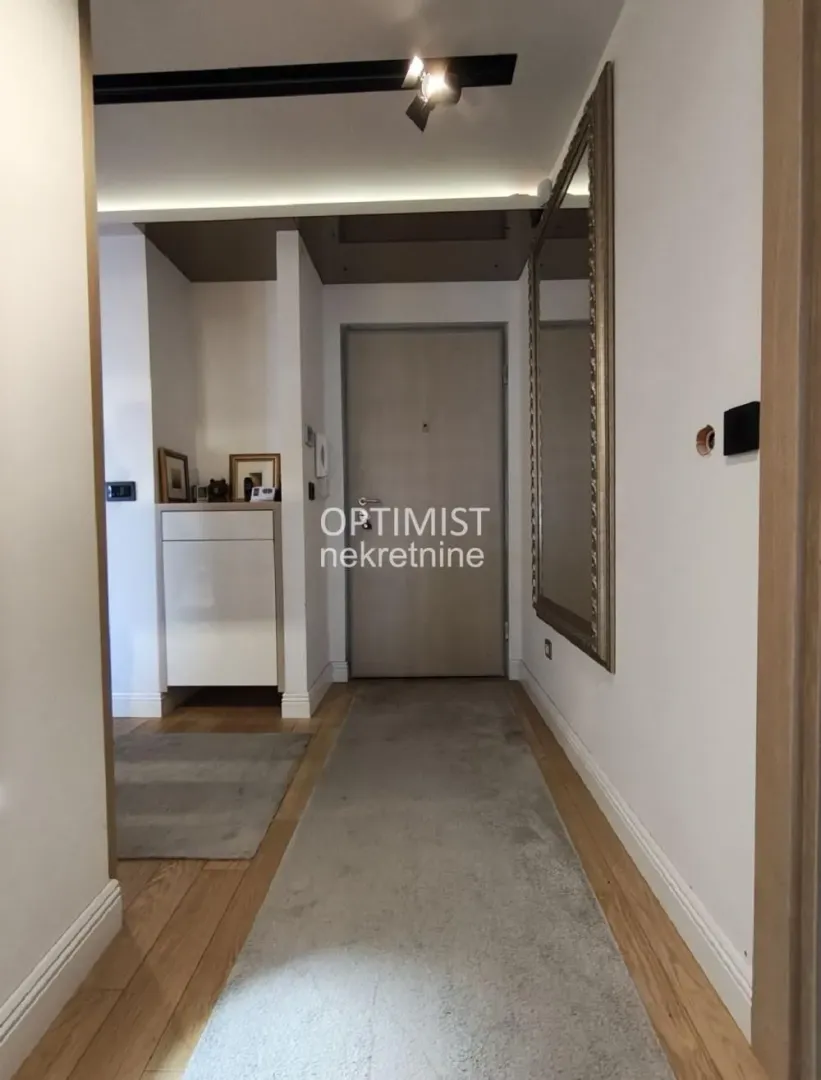 Prodaja, trosoban stan, 83m², Vračar Sve Podlokacije, Beograd