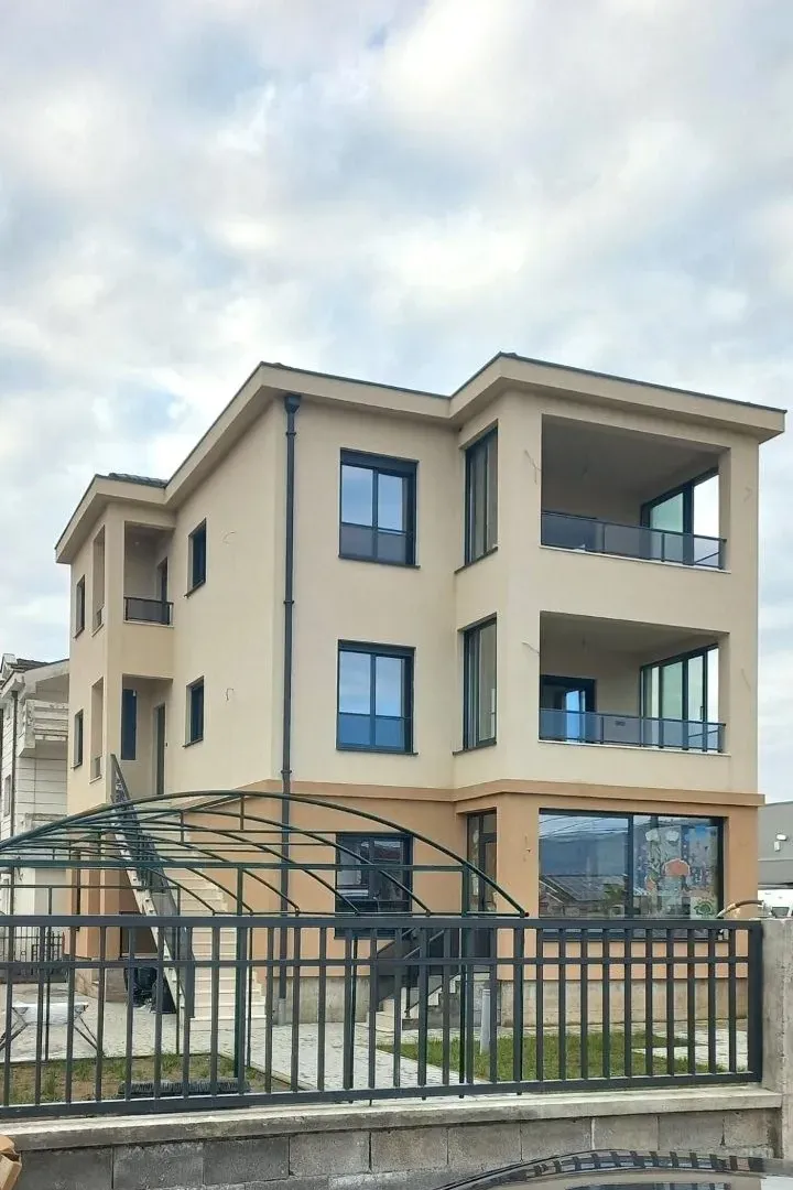 Rent, apartment, 180m², Gornja Gorica, Podgorica