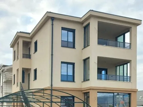 Rent, apartment, 180m², Gornja Gorica, Podgorica - image 15