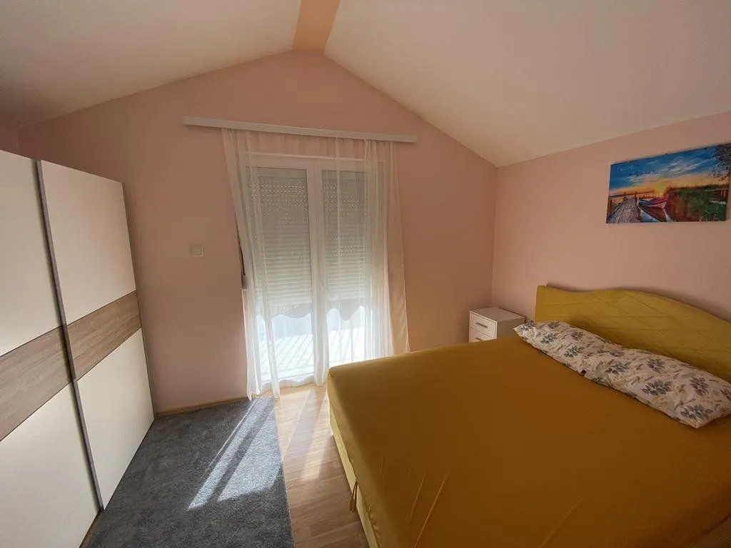 Rent, four bedroom apartment, 175m², Gornja Gorica, Podgorica