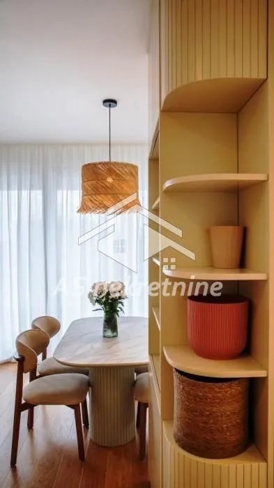 Izdavanje, trosoban stan, 100m², Vračar Sve Podlokacije, Beograd