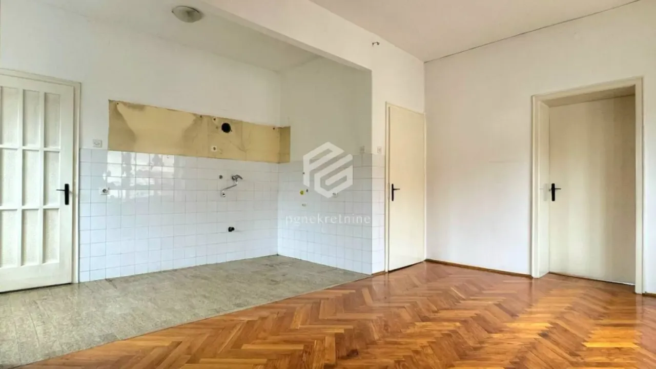 Prodaja, dvosoban stan, 86m², Centar, Podgorica