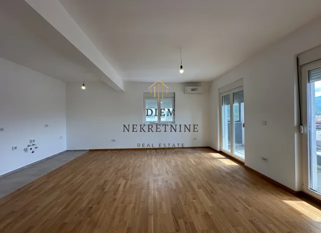 Prodaja, trosoban stan, 104m², Stari Aerodrom, Podgorica
