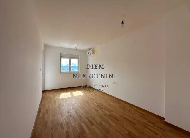 Prodaja, trosoban stan, 104m², Stari Aerodrom, Podgorica