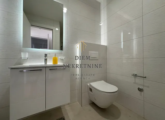 Prodaja, trosoban stan, 104m², Stari Aerodrom, Podgorica