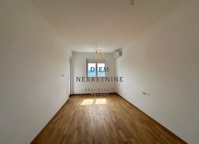 Prodaja, trosoban stan, 104m², Stari Aerodrom, Podgorica