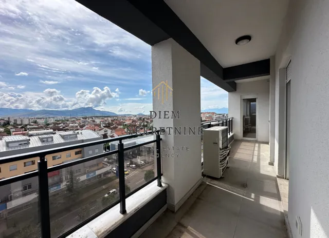 Prodaja, trosoban stan, 104m², Stari Aerodrom, Podgorica
