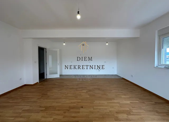 Prodaja, trosoban stan, 104m², Stari Aerodrom, Podgorica