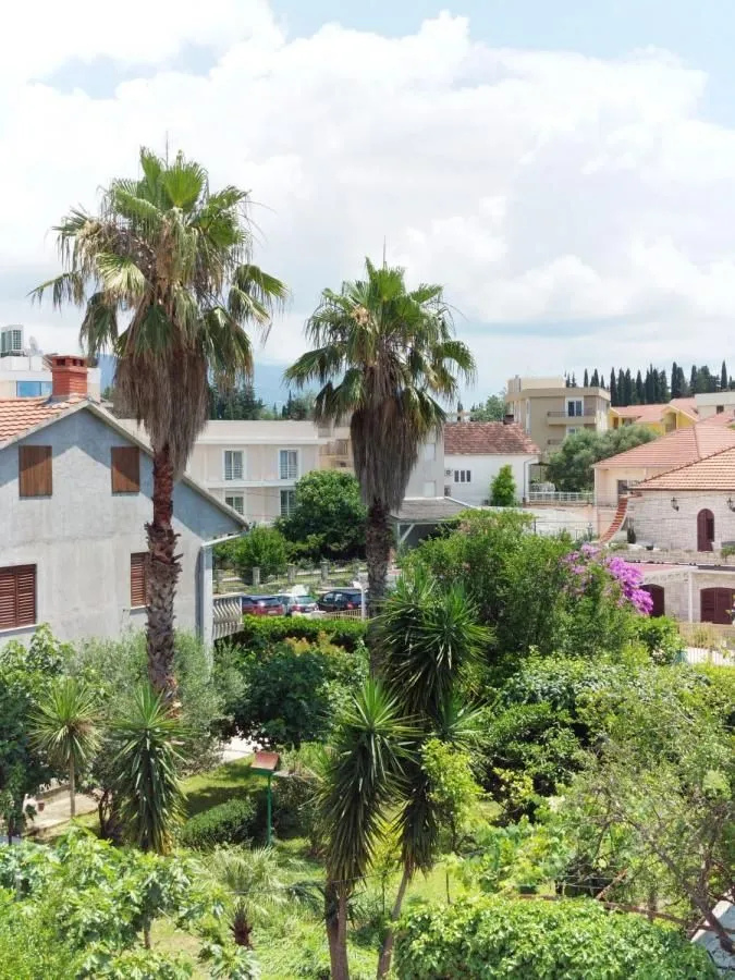 Rent, three bedroom apartment, 84m², Centar, Tivat