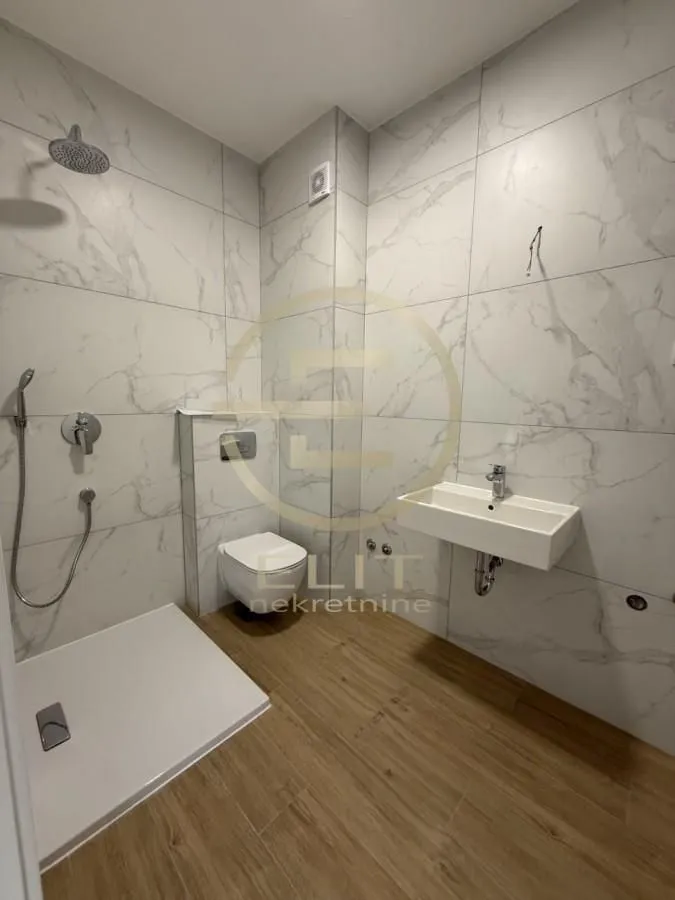 Prodaja, stan, 61m², Bulevar patrijarha Pavla, Novi Sad Sve Podlokacije