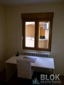 Rent, four bedroom apartment, 150m², Podgorica, Crna Gora - image 21