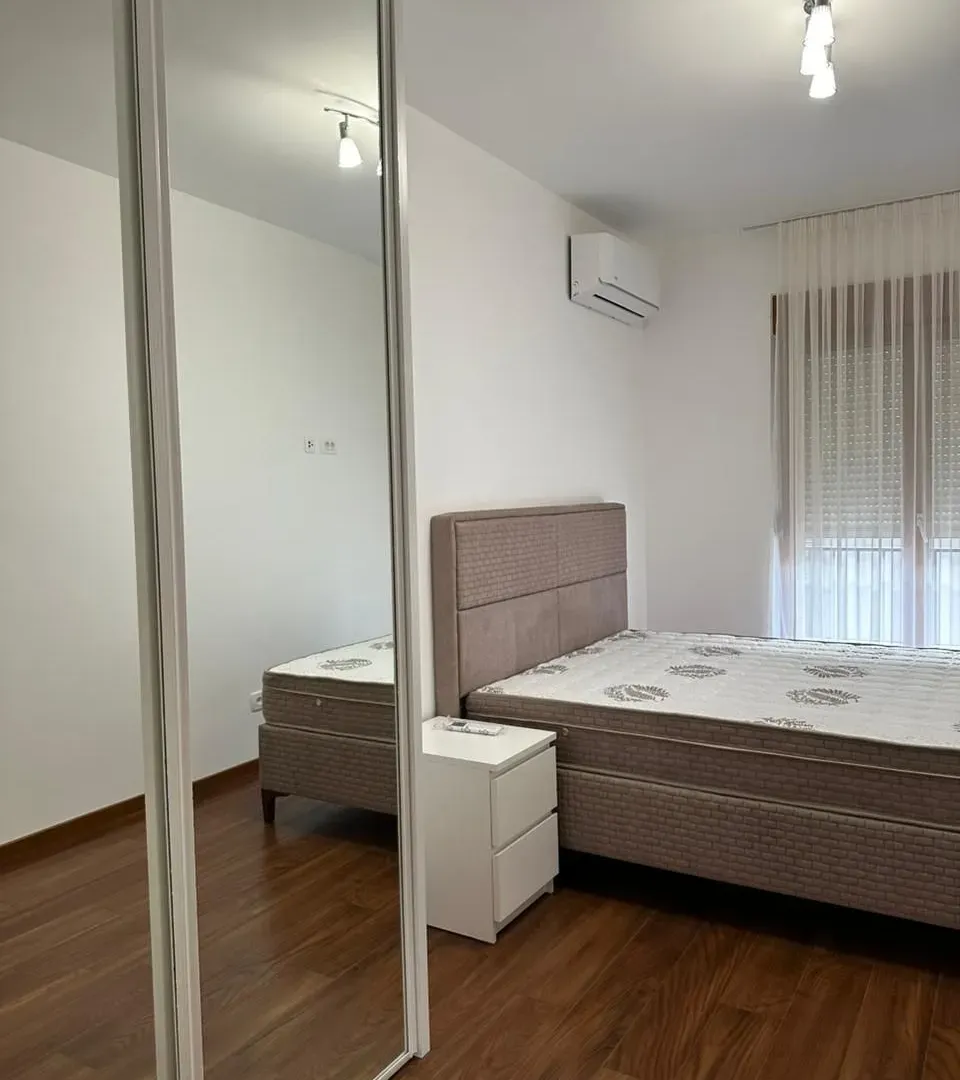 Izdavanje, dvosoban stan, 72m², Master Kvart, Podgorica