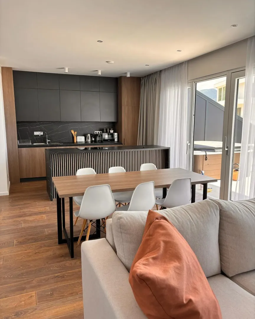 Sale, two bedroom apartment, 140m², Bečići, Budva