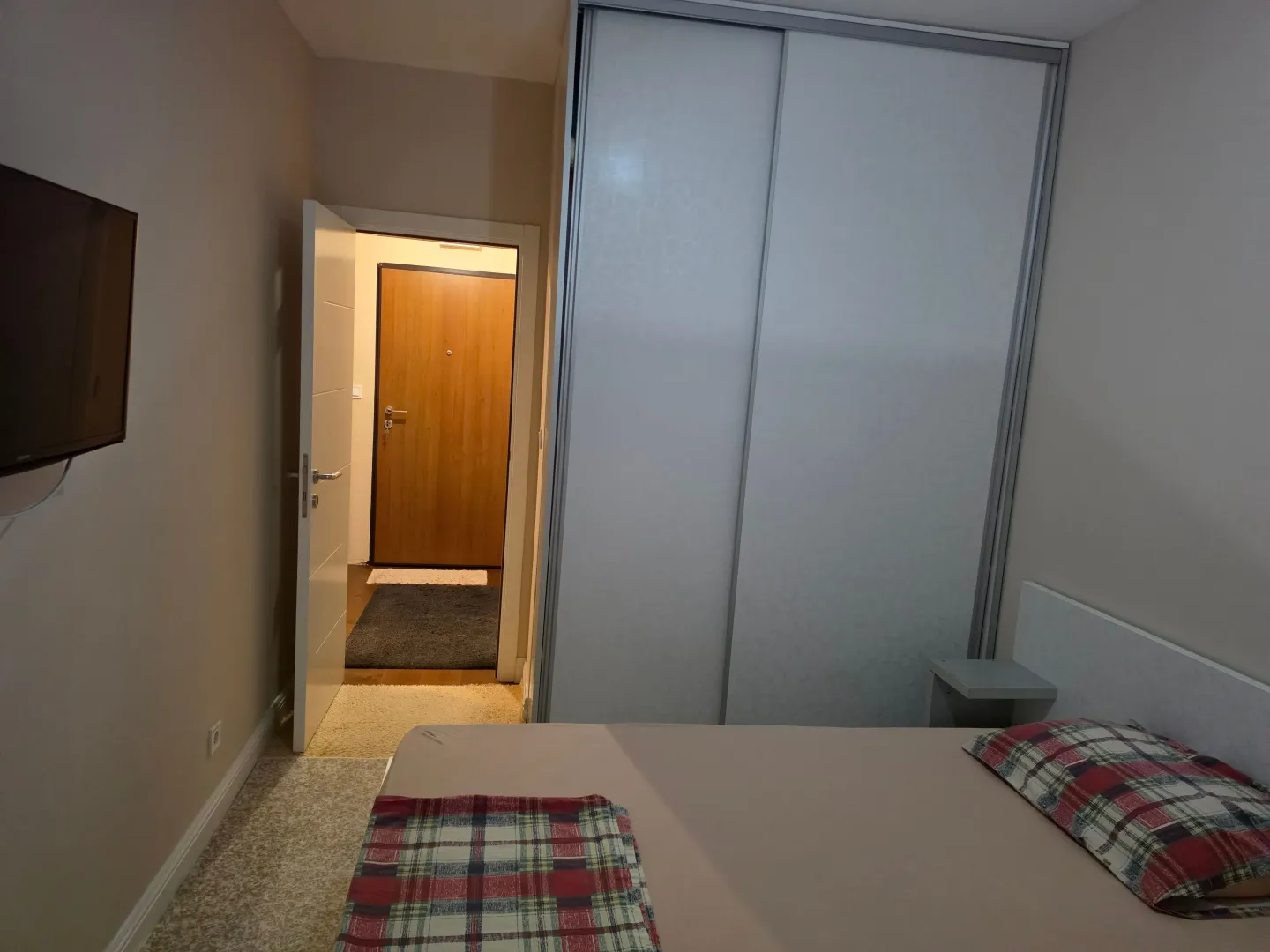 Izdavanje, jednosoban stan, 43m², Centar, Budva