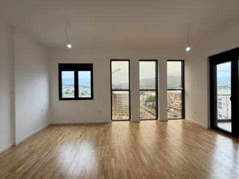 Izdavanje, poslovni prostor, 261m², Stari Aerodrom, Podgorica - image 7