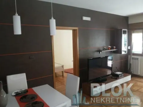 Rent, four bedroom apartment, 150m², Podgorica, Crna Gora - image 6