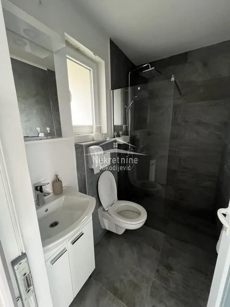 Prodaja, kuća, 650m², Babe, Sopot