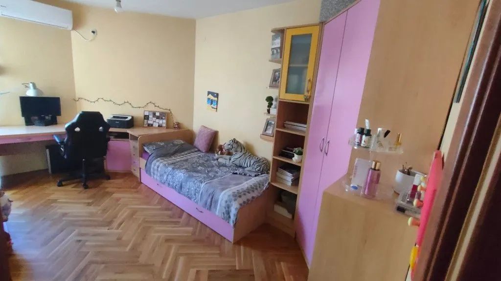 Prodaja, trosoban stan, 90m², Blok 9, Podgorica
