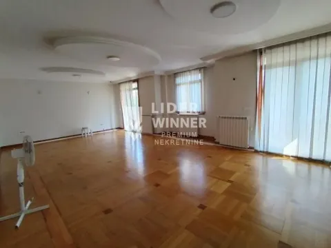 Kuća in Lekino Brdo