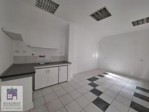 Izdavanje, poslovni prostor, 35m², Obrenovac, Beograd