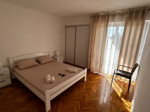 Izdavanje, jednosoban stan, 51m², Centar, Bar - image 5