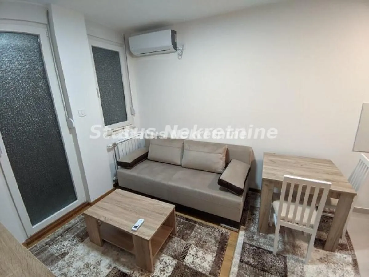 Izdavanje, jednosoban stan, 32m², Centar, Novi Sad
