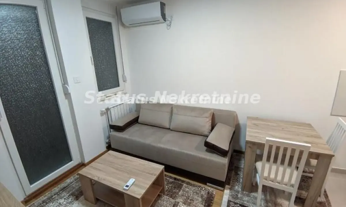 Izdavanje, jednosoban stan, 32m², Centar, Novi Sad