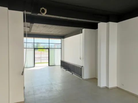 Izdavanje, poslovni prostor, 130m², City Kvart, Podgorica - image 4