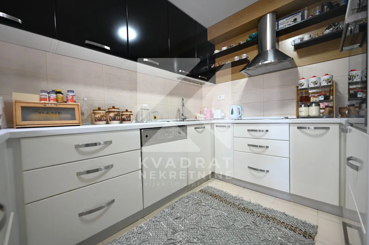 Prodaja, kuća, 387m², Donji Kokoti, Podgorica