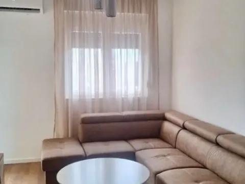 Izdavanje, jednosoban stan, 45m2, Pobrežje, Podgorica Izdavanje, jednosoban stan, 45m2, Pobrežje, Podgorica