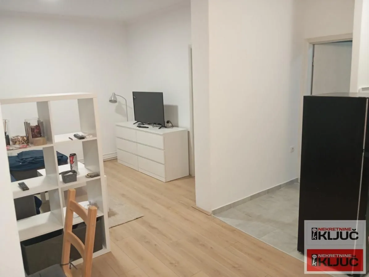 Izdavanje, jednosoban stan, 38m², Centar, Novi Sad