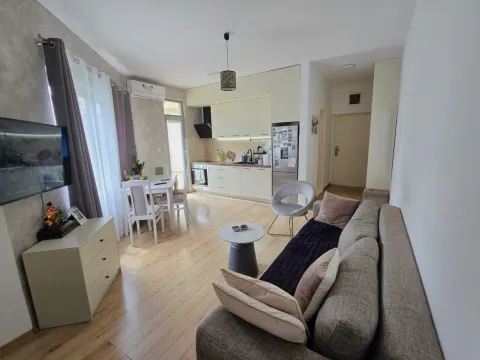 Sale, two bedroom apartment, 58m², Bečići, Budva - image 5