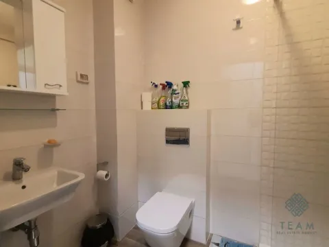 Izdavanje, jednosoban stan, 47m², City Kvart, Podgorica - image 8