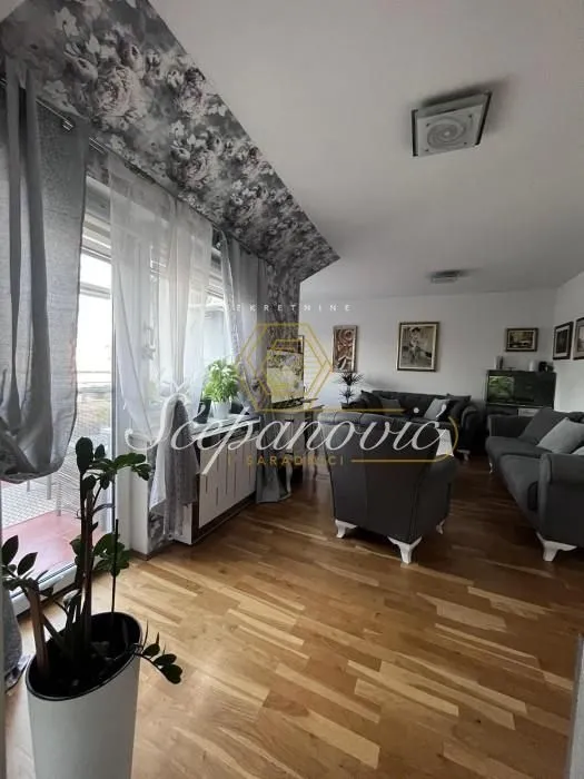 Prodaja, trosoban stan, 75m², Petrovaradin, Novi Sad