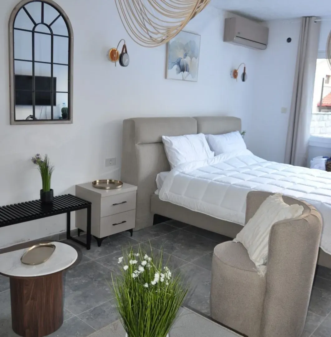 Prodaja, trosoban stan, 110m², Prčanj, Kotor