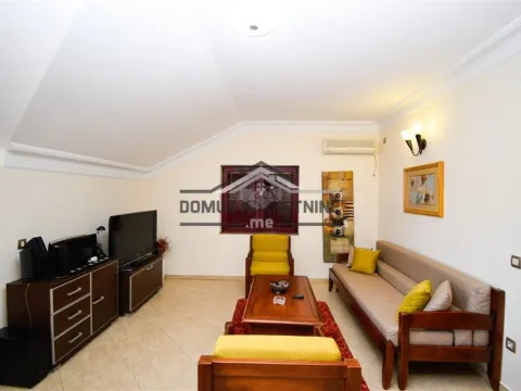 Izdavanje, kuća, 200m², Donja Gorica, Podgorica - image 22