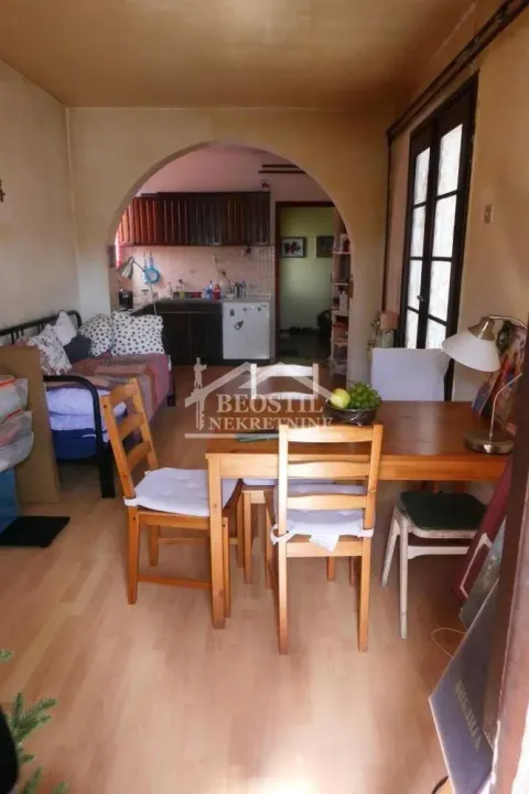 Prodaja, stan, 111m², Vračar Sve Podlokacije, Beograd