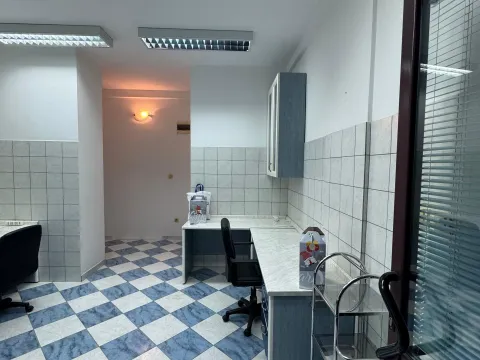 Rent, office space, 40m², Centar, Nikšić - image 4