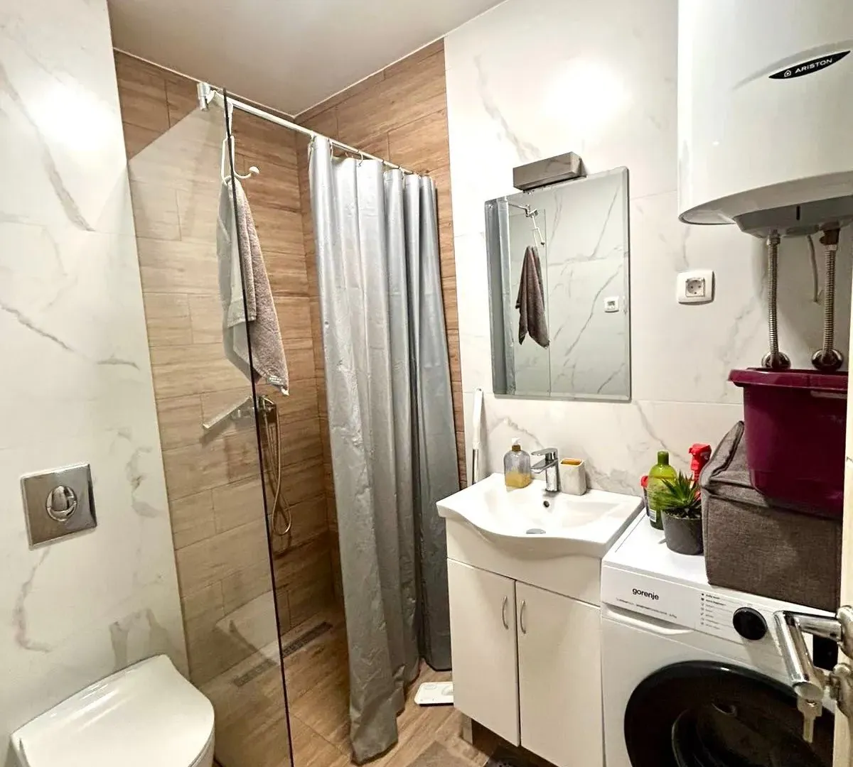 Izdavanje, dvosoban stan, 60m², Pobrežje, Podgorica