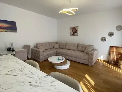 Izdavanje, jednosoban stan, 56m², Tivat, Crna Gora - image 10