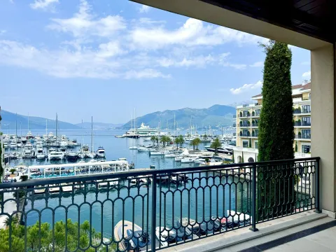 Sale, three bedroom apartment, 223m², Porto Montenegro, Tivat