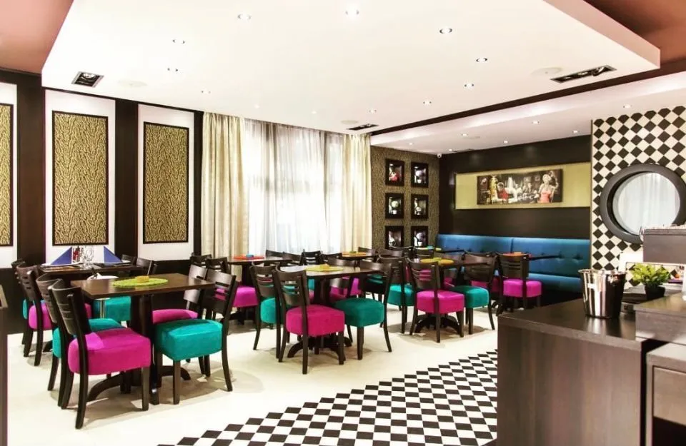 Rent, hospitality venue, 700m², Bečići, Budva