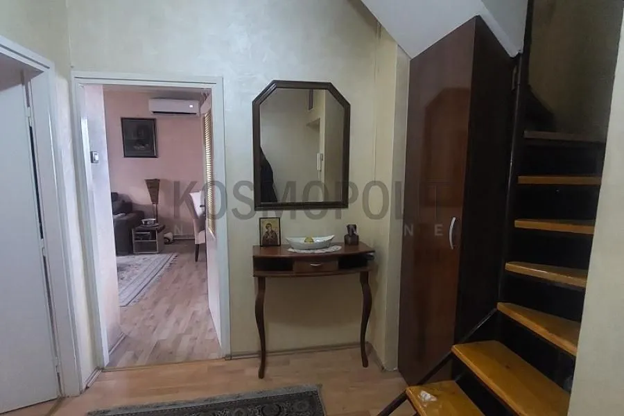 Sale, apartment, 110m², Karaburma, Palilula Sve Podlokacije