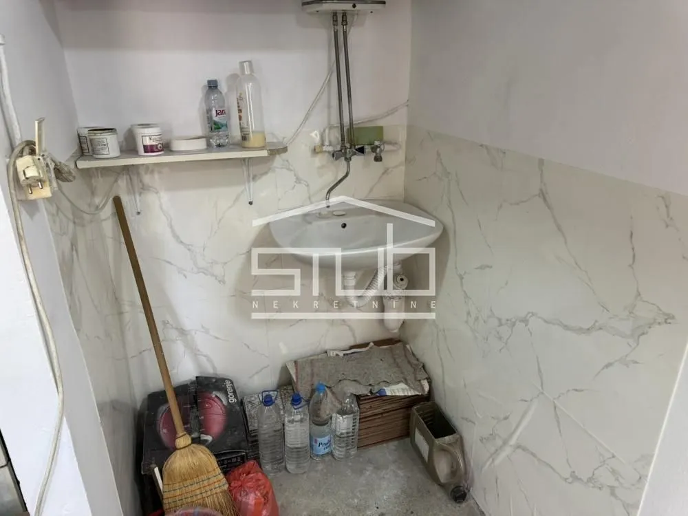Rent, office space, 22m², Čukarica, Beograd