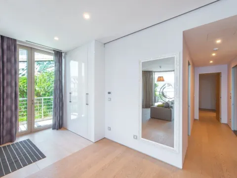 Prodaja, dvosoban stan, 156m², Budva, Crna Gora - image 14