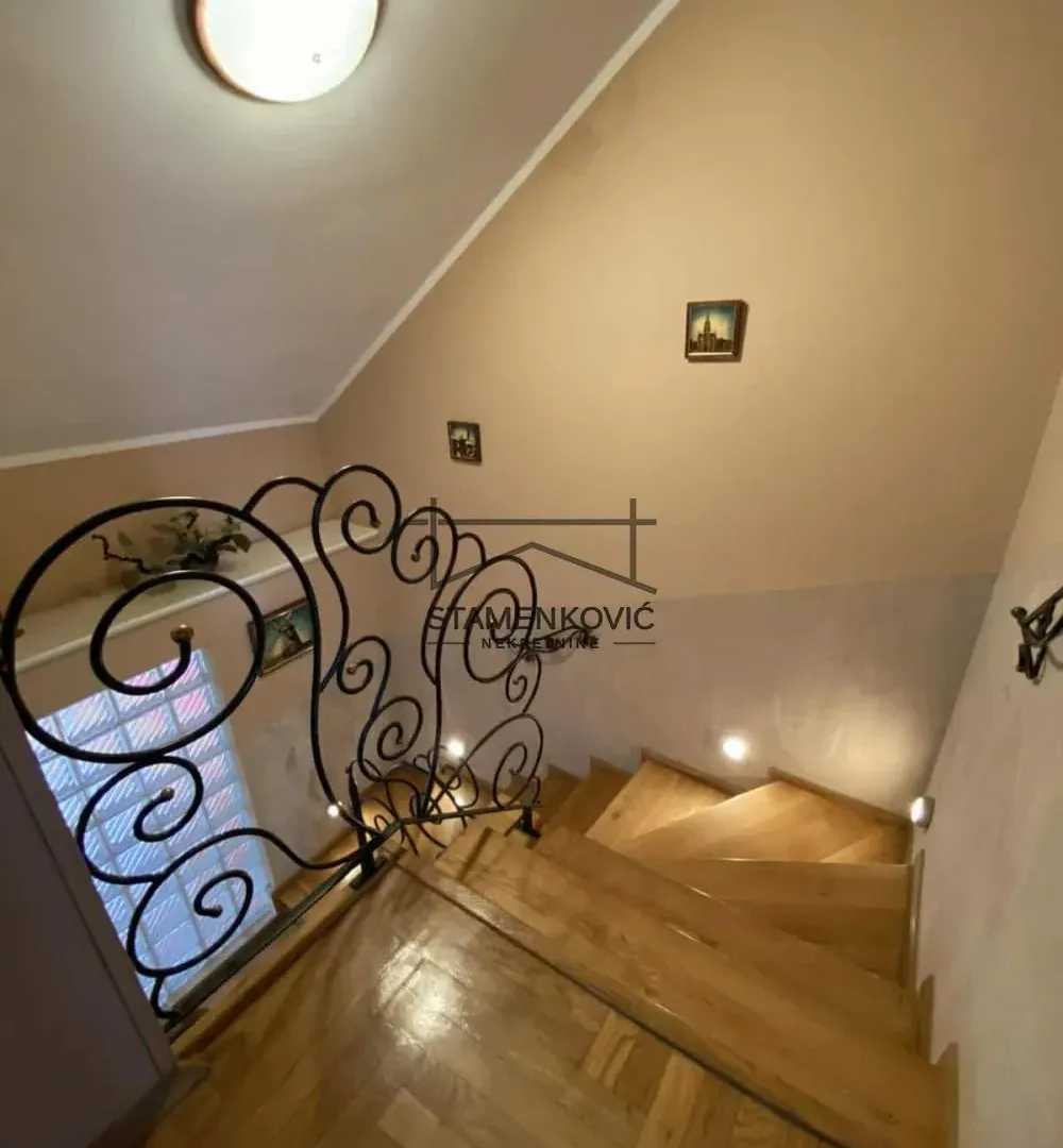 Prodaja, trosoban stan, 100m², Sajam, Novi Sad Sve Podlokacije