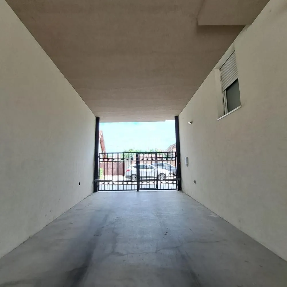 Prodaja, trosoban stan, 57m², Centar, Subotica