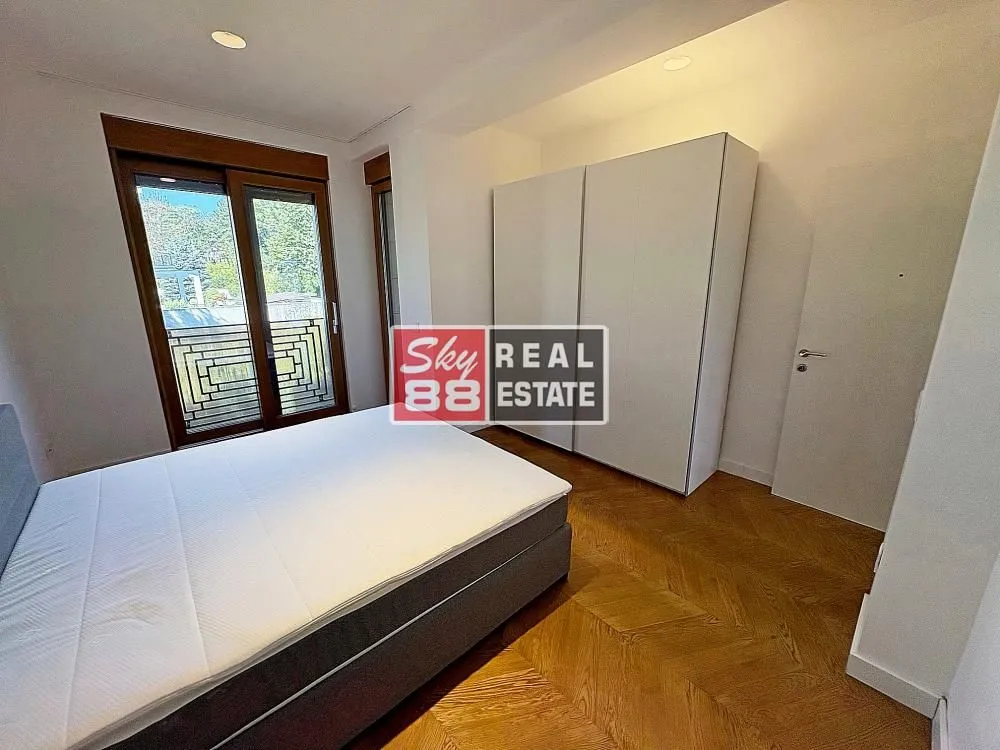 Rent, four bedroom apartment, 120m², Savski Venac, Beograd