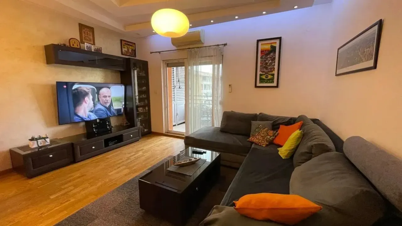 Izdavanje, dvosoban stan, 68m², City Kvart, Podgorica